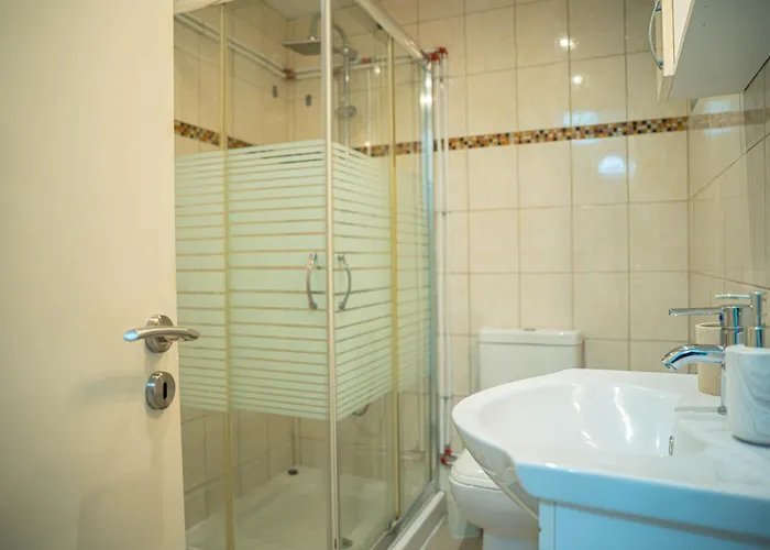 Onar Mackenzie 1 Larnaca