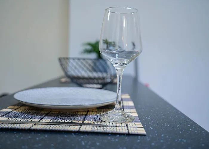 Onar Mackenzie 1 * Larnaca